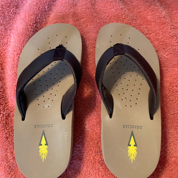 volatile sandals hardly wore